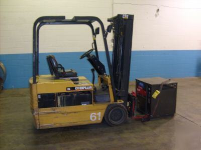 Caterpillar electric forklift w/ charger very nice 