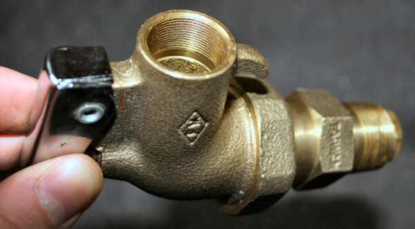 Wesco hand operated brass valve 3/4