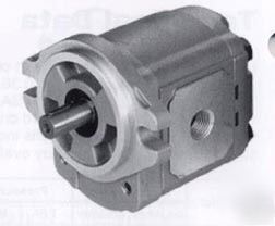 Hydraulic gear pump 2.44 cubic inch displacement