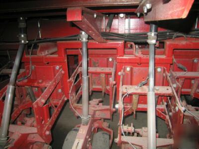 Grain drill 5530 krause folding 3 section monitor