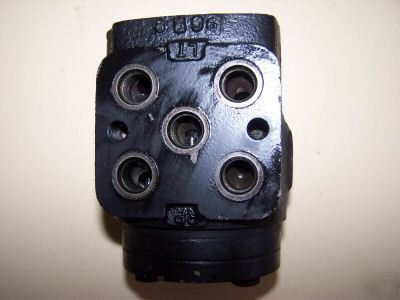 Eaton 5 port steer valve