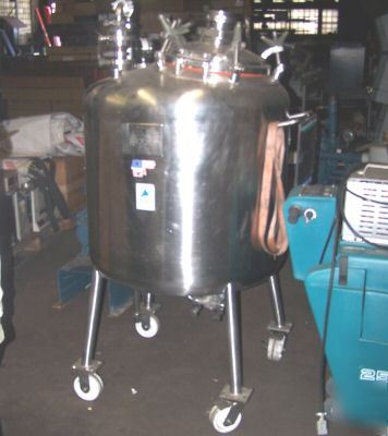 Precision stainless steel 316L pressurized tank 90 gal.