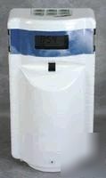 Metered aerosol dispenser - cirus (1) - 07513BOLT