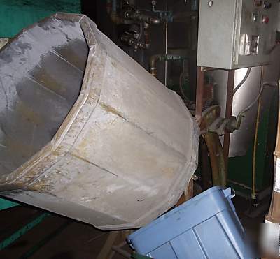 5 cubic foot poly open top tumbling barrel