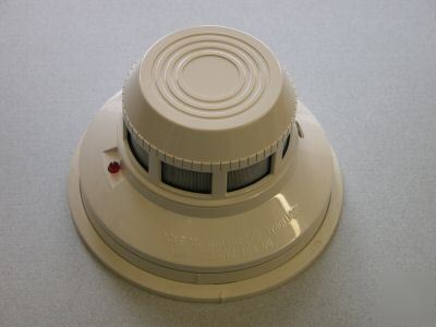 400 series direct wire photoelectronic smoke detector