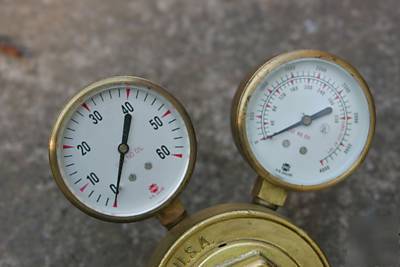 Uniweld oxygen regulator gauge , welding