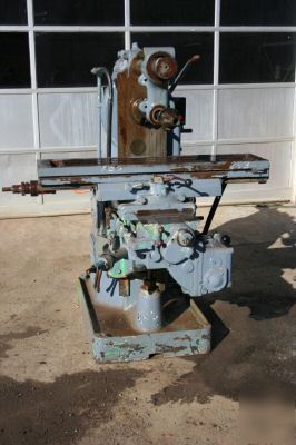 Kempsmith horizontal milling machine plus tooling
