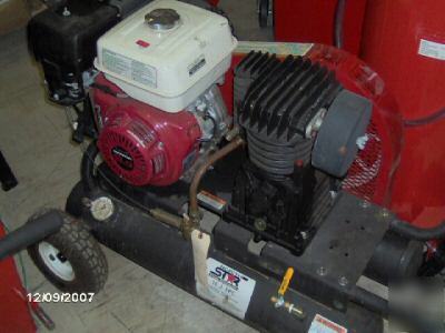 Gas portable air compressor-9 hp, 15.9 cfm at 90 psi