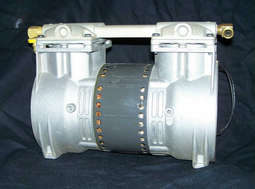 3.75CFM thomas vacuum pump 29