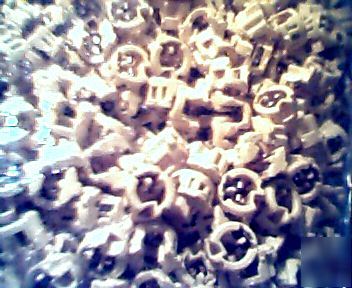 Jumbo lot of 4000 yellow electrical short clips/blowout
