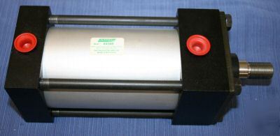 Large bore tie rod double acting air cylinder