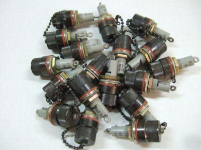 Lot of 18 fuse holder w.metal cup fhn 55W 30A 250V max