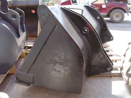 Kubota L35 tractor backhoe TL720 loader bucket 66