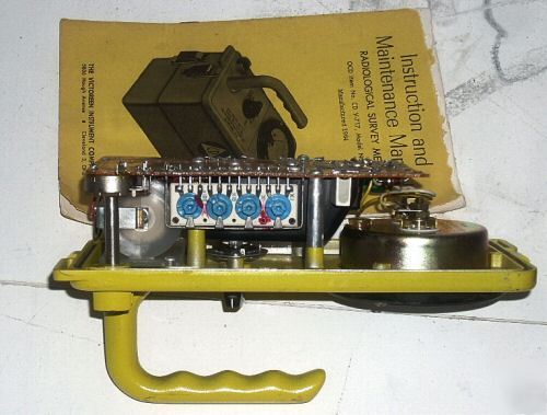 Victoreen cdv-717 mod.1 radiological survey meter w/man