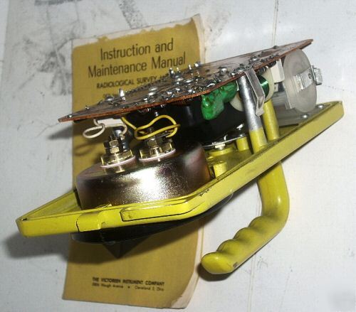 Victoreen cdv-717 mod.1 radiological survey meter w/man