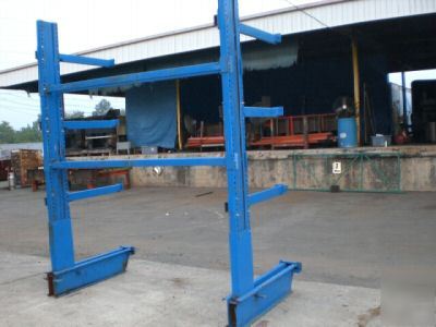 Cantilever storage rack