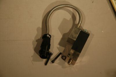 New nordson 1004762B 1648979 solenoid 