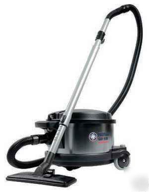 Nilfisk gd 930 hepa vacuum + 10 extra replacement bags