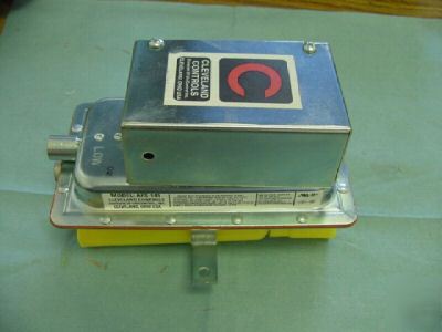 Cleveland controls model: afs-145 air pressure sensor <