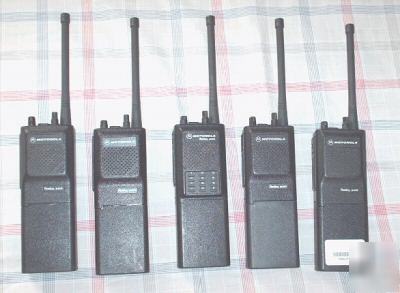 Five motorola vhf 146-162MHZ 6CH, P200 radios, murs