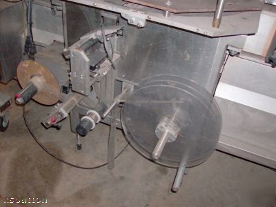 Accraply pressure sensitive labeler