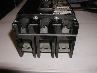Cutler hammer CC3200 circuit breaker 200 amp 3 pole 240