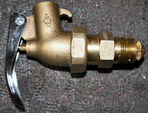 Wesco hand operated brass valve 3/4