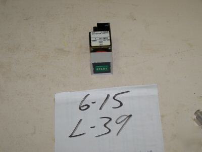 1 allen bradley pushbutton 300VAC 10AMP p/n 800MS-A1A19