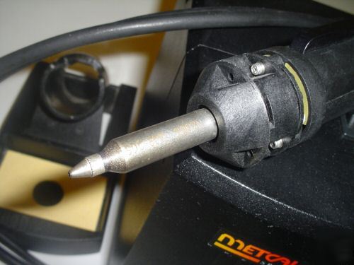 Metcal SP440 self-contained desoldering station