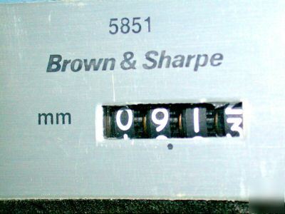 New brand brown & sharpe metric height gauge model 5851