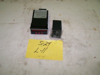 1 redlion controls 115VAC 50/60HZ p/n: 1MP