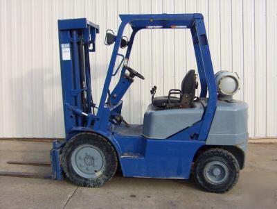 2000 daewoo pneumatic 5000LB used forklift