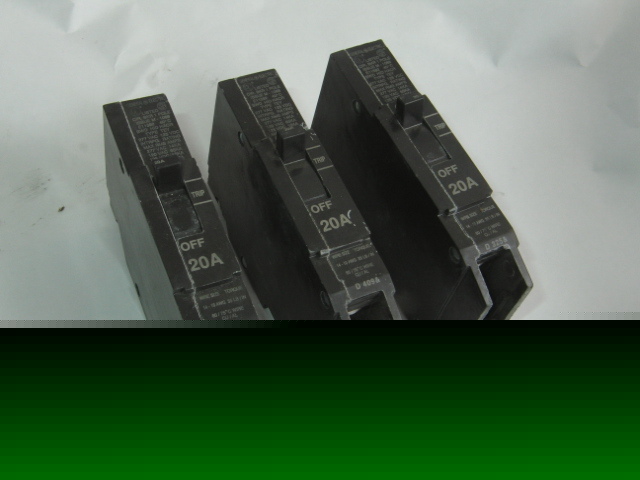 3 20A type tey ge 1 pole circuit breakers E11592
