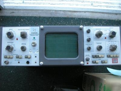 G@@d tektronix 1485R ntsc / pal waveform monitor.