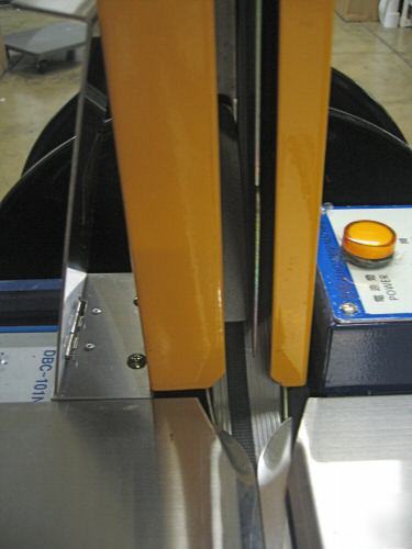 Automatic carton bridge strapping machine XT9026