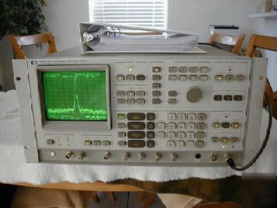 Hp - agilent 3582A 0.02HZ to 25.5KHZ spectrum analyzer 