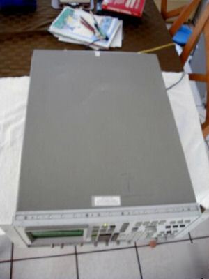 Hp - agilent 3582A 0.02HZ to 25.5KHZ spectrum analyzer 
