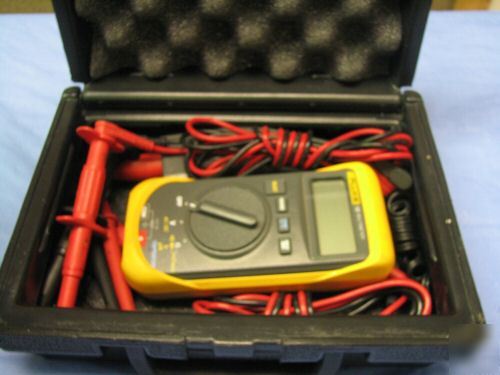 Fluke 16 multimeter w/temp. probe, 2 sets of leads 