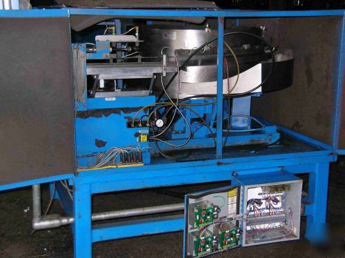 30â€ vibratory feeder bowl with dual feed and robohand