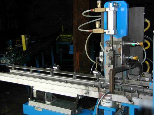 30â€ vibratory feeder bowl with dual feed and robohand