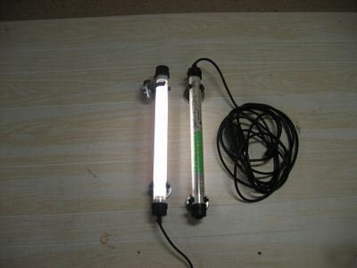 Baracuda magnetic mount 2 ' flouresant light
