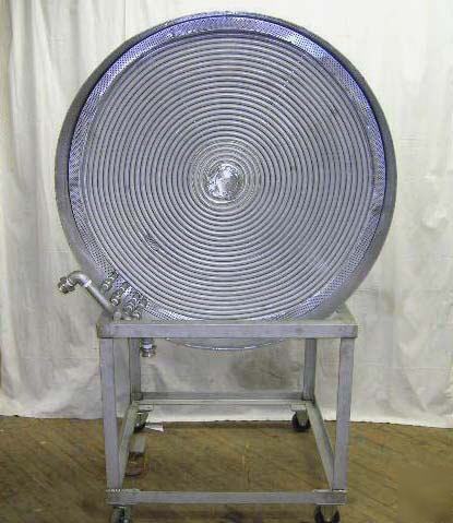 Heated stainless steel tank with stand