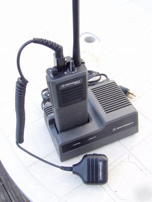 MT1000 2WAY 8/16 channel vhf radio motorola complete