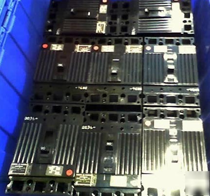 Ge circuit breakers TEB132090 3 pole indurstrial