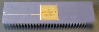 Vintage motorola 64 pin gold/purple cpu MC68000L12