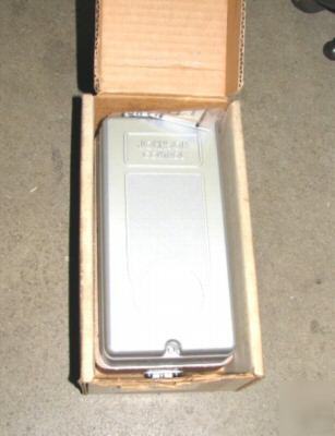 New johnson control t-901-7 thermostat reverse action 