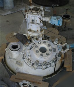 Used: pfaudler 300 gallon top head. approx 40