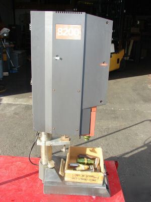 Branson ultrasonic welder 8200 plastic mold machine
