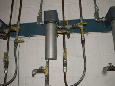 Kremlin airless paint spraying system w/ heater , ++++