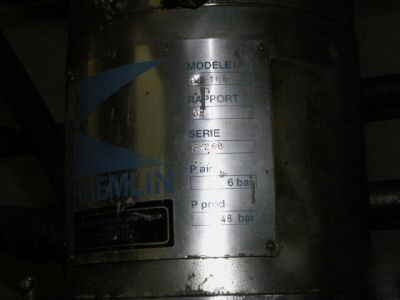 Kremlin airless paint spraying system w/ heater , ++++